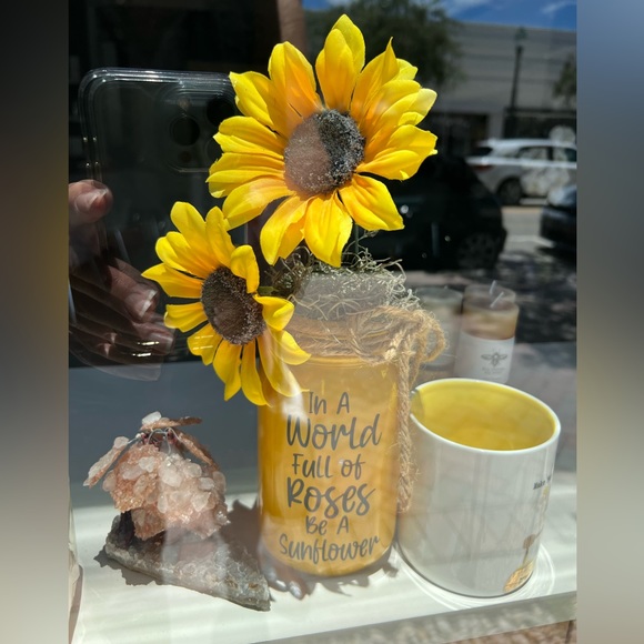 Meet your Posher, Donna - Picture 3 of 6